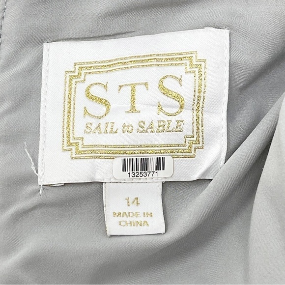 SAIL TO SABLE Women’s Gray Ivory Plaid Bell Sleeve Wool Blend Dress Lined Sz 14 - Picture 6 of 8